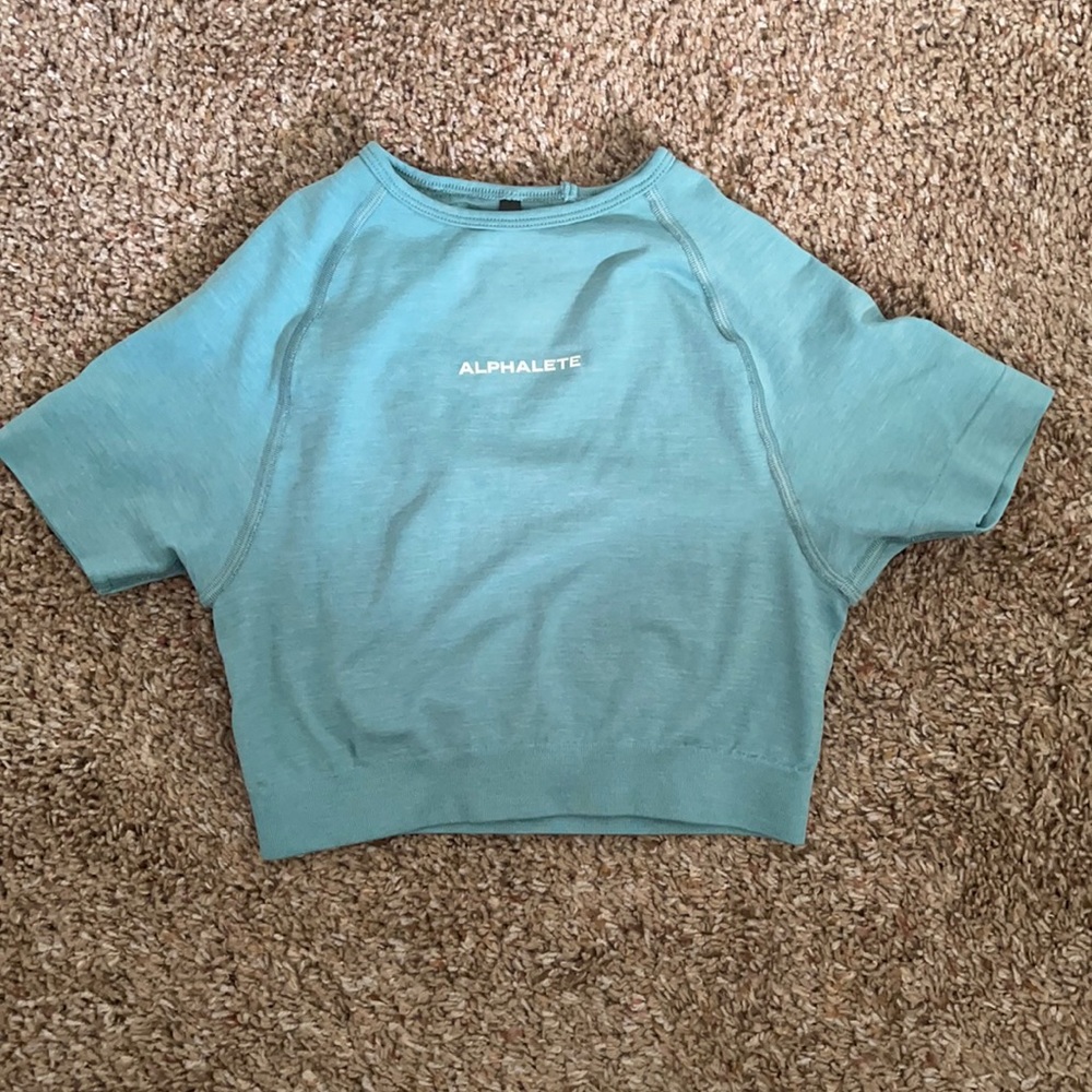 Alphalete Crop Top